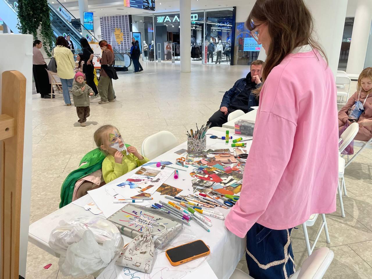 Творческая свобода в каждом движении ✨ Делимся с вами кадрами с недавнего мастер-класса от АКИ, который провела невероятная Настя Дяченко